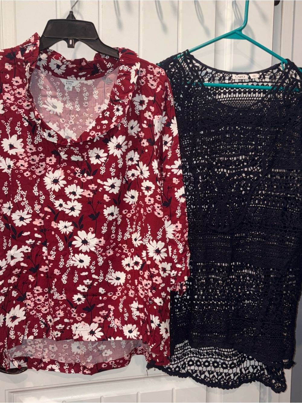 Crown & Ivy Burgundy Floral Print & Cato Navy Crochet Lace Tunic Top Woman’s XL